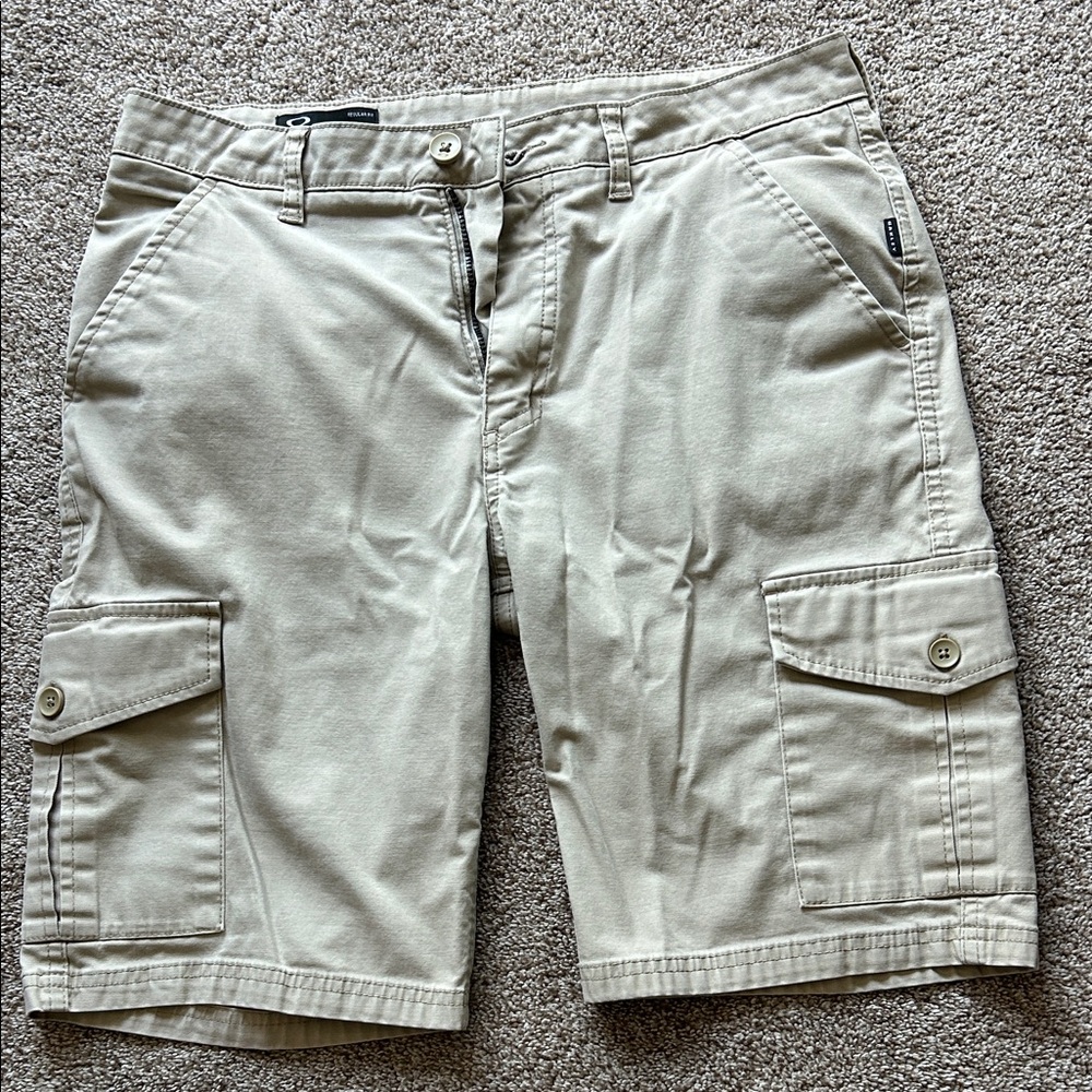 Men's Oakley Khaki Cargo Shorts